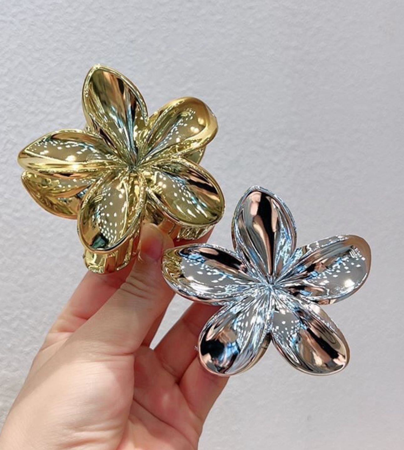 Lotus Metallic - Hair Claws (Set of 2)