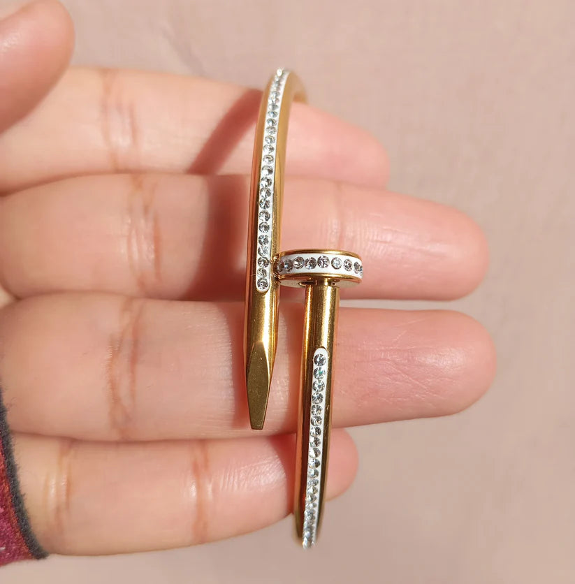 Stone Nail Golden - Handcuff