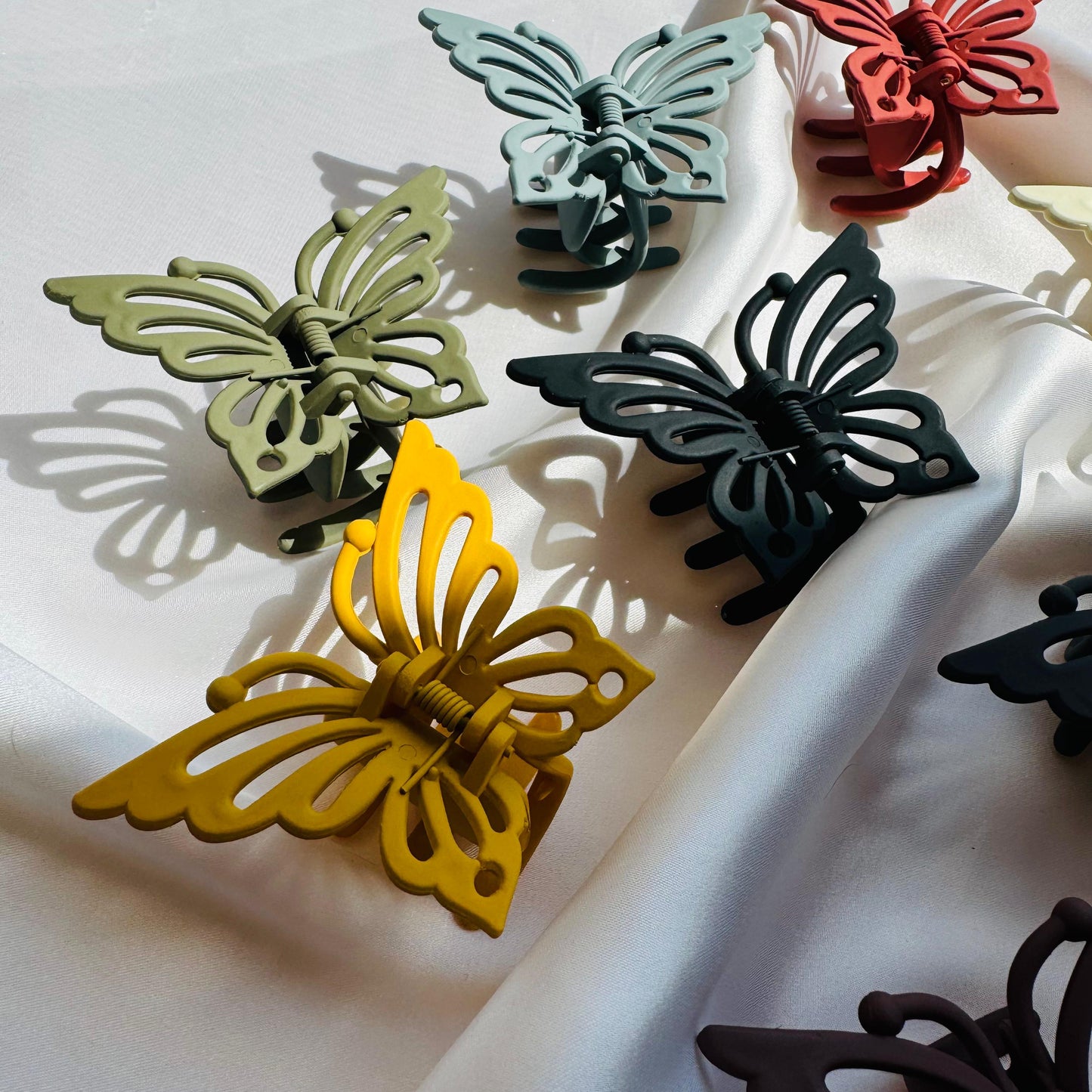 BUTTERFLY - MATT HAIR CLAW - STATIONERYSTUDIO