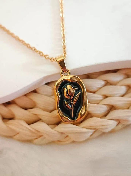 Vintage Flower pendent - Necklace