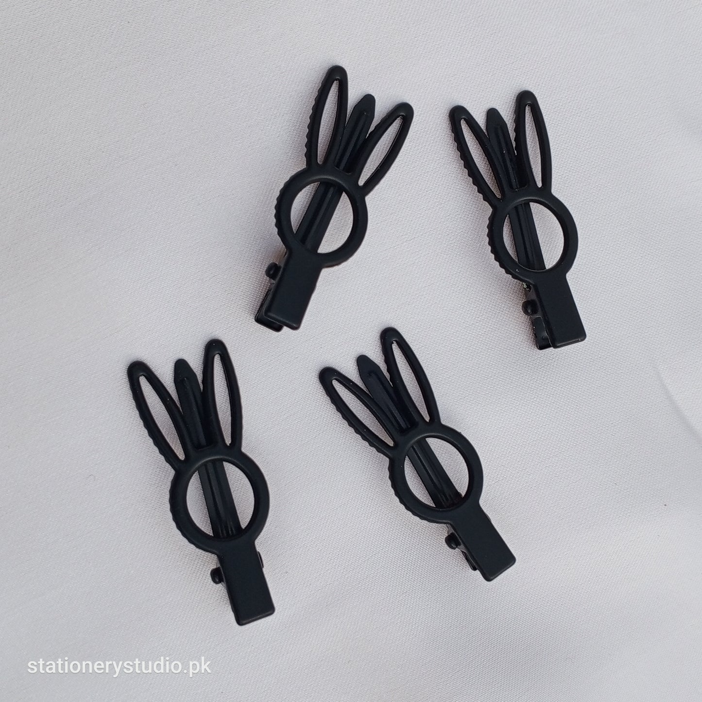 BUNNY BLACK _ HAIR CLIP SET OF 4