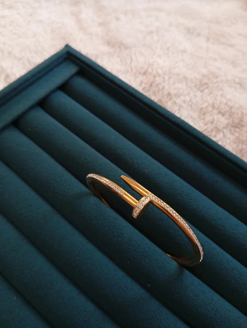 Stone Nail Golden - Handcuff