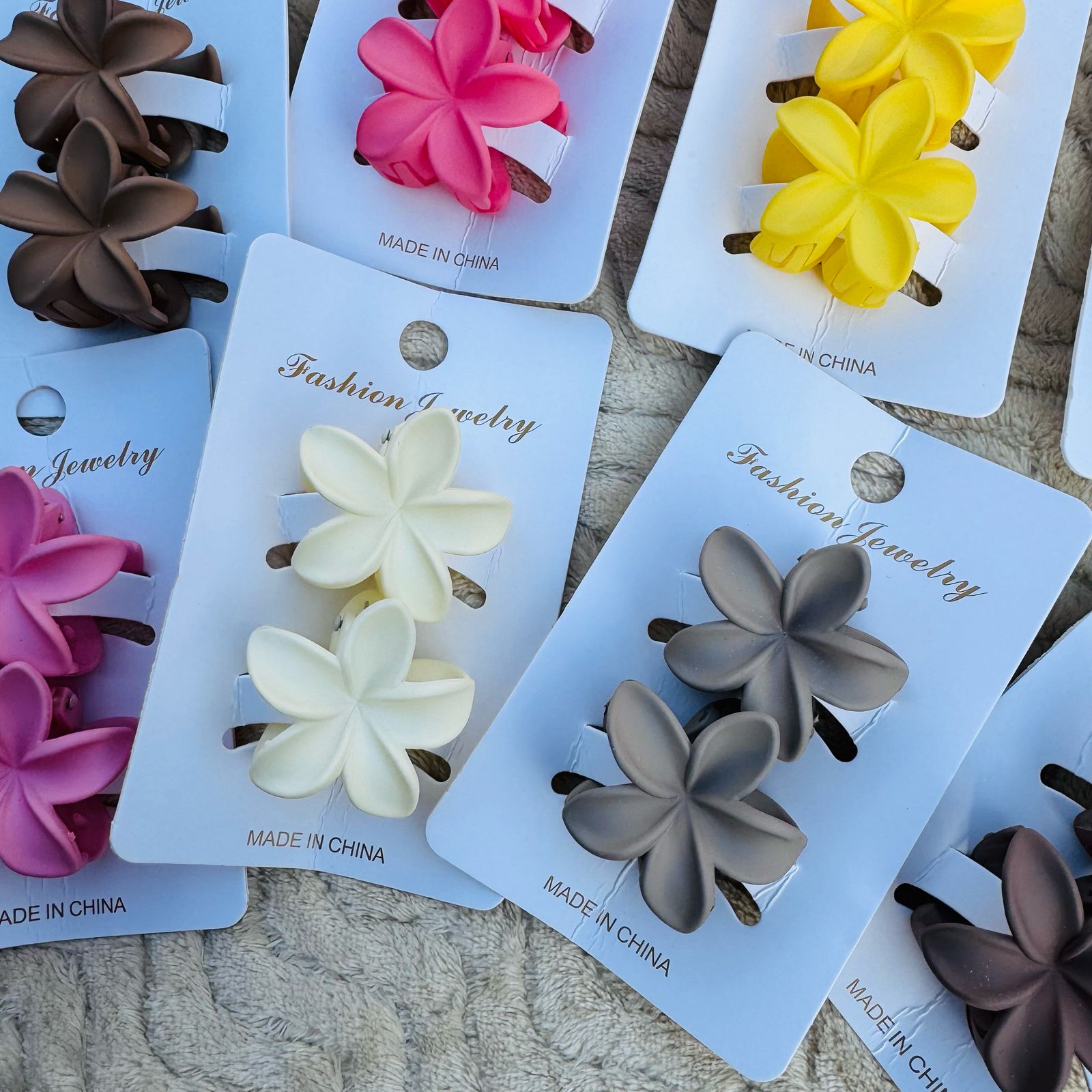 Lotus Matt Hair Claw - Set of 2