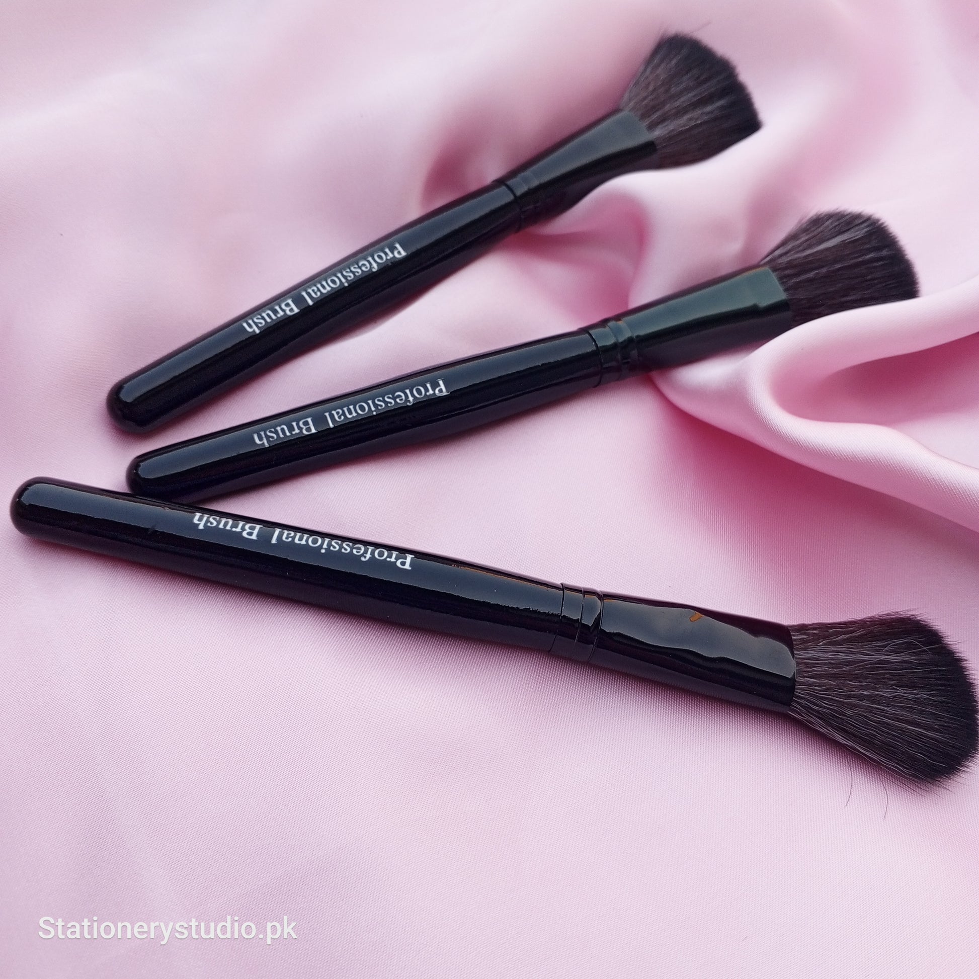 MAKEUP - BRUSHES - STATIONERYSTUDIO