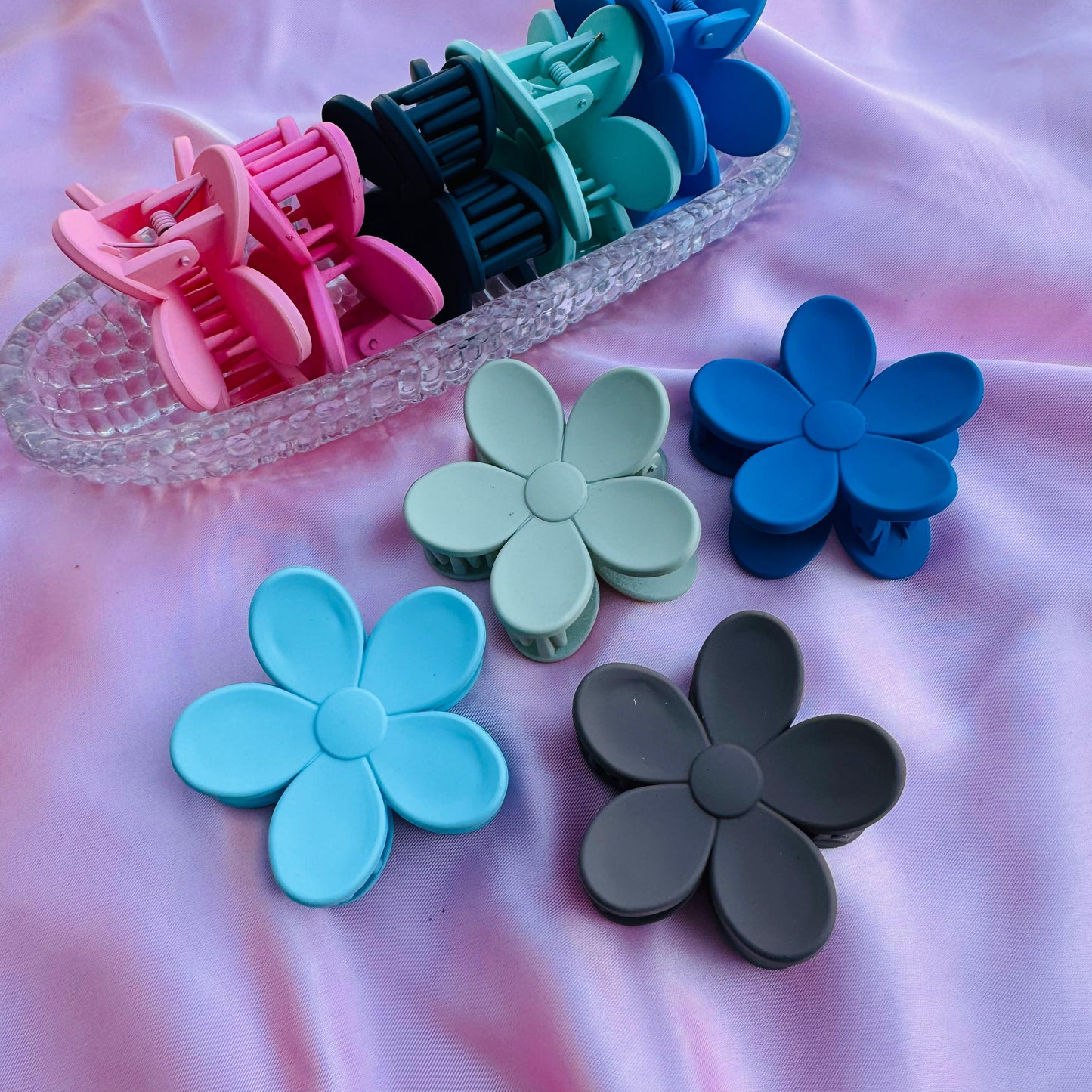 Matte Flower - Hair Claw