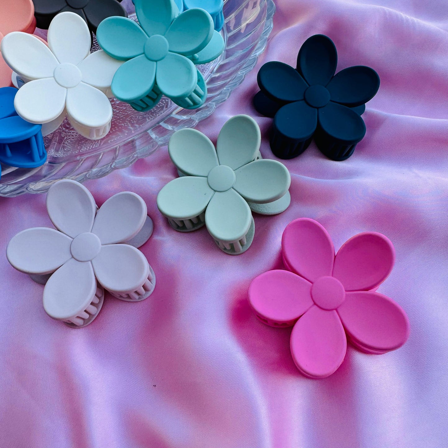 Matte Flower - Hair Claw