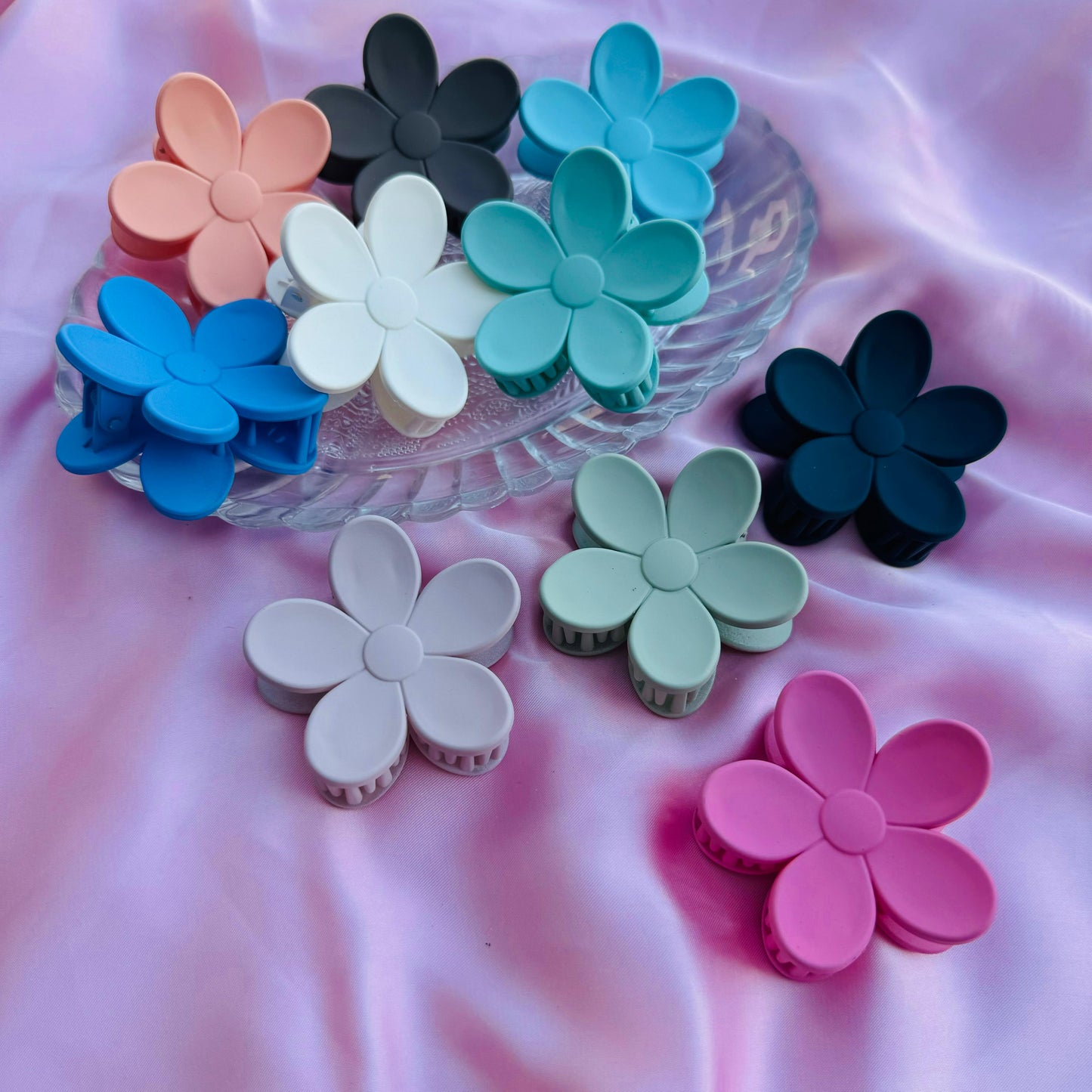 Matte Flower - Hair Claw