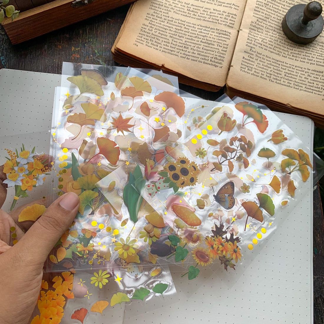 Leaves Pet Stickers - 8 Sheets