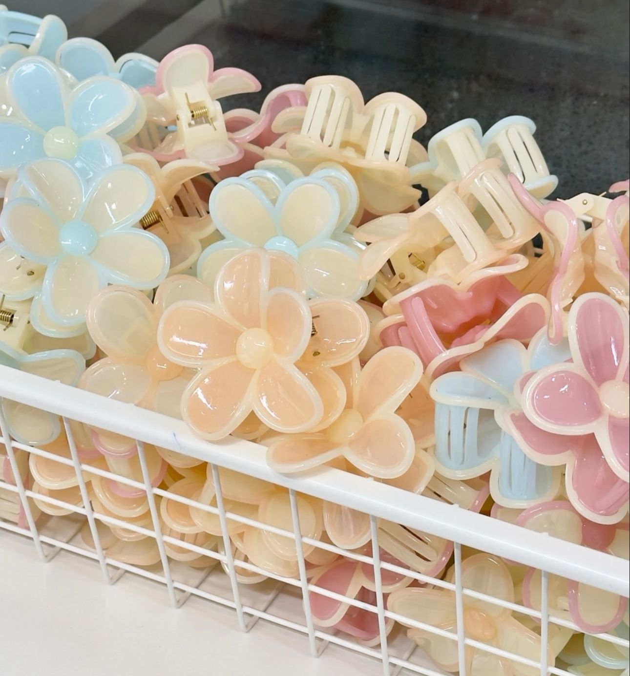 Pastel Flower - Hair Claw