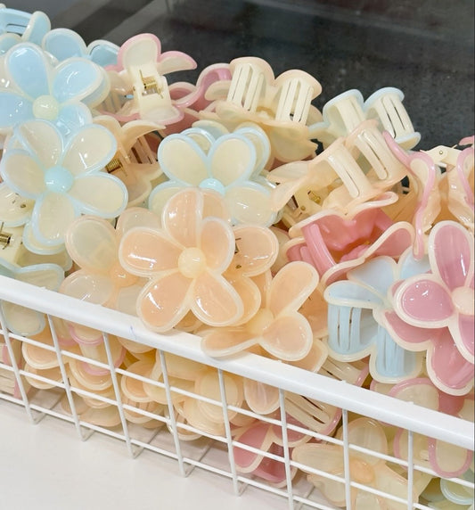 Pastel Flower - Hair Claw