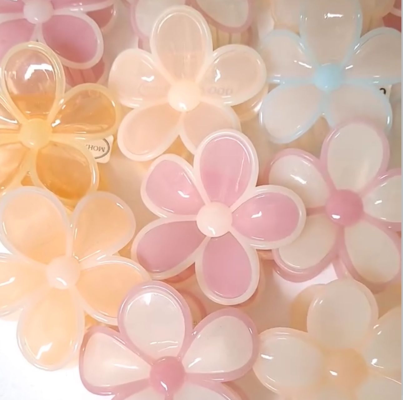 Pastel Flower - Hair Claw