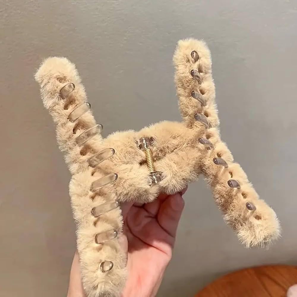 Plush Twisted - Hair Claw