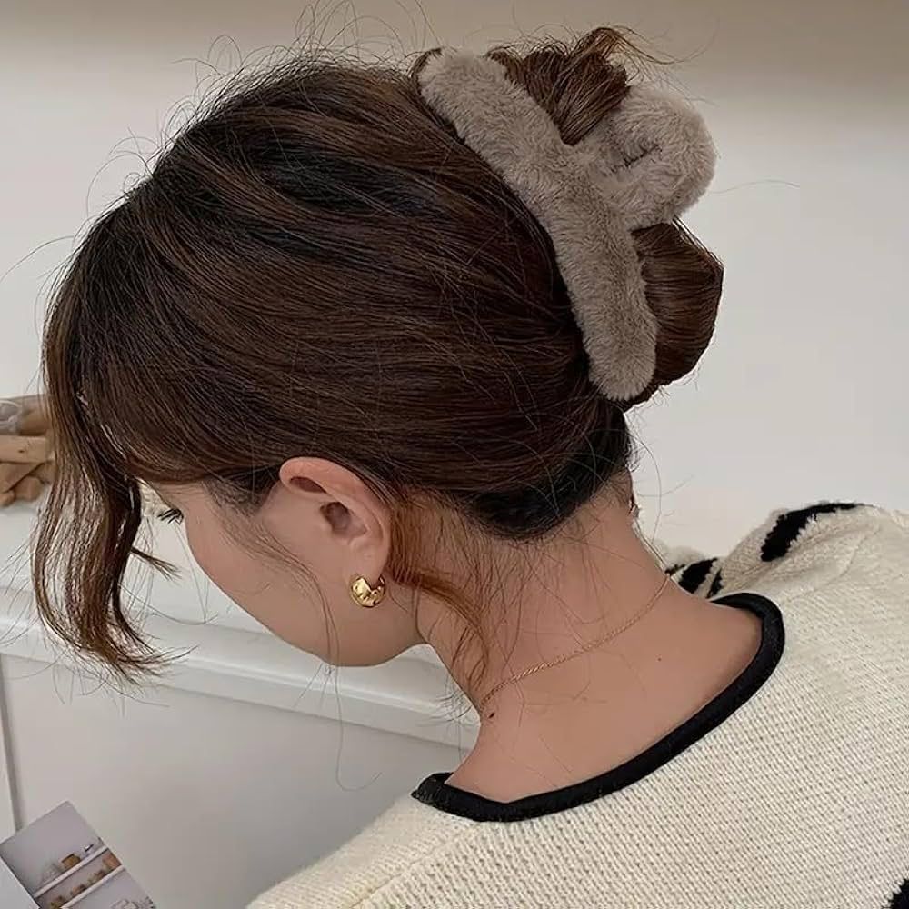 Plush Twisted - Hair Claw