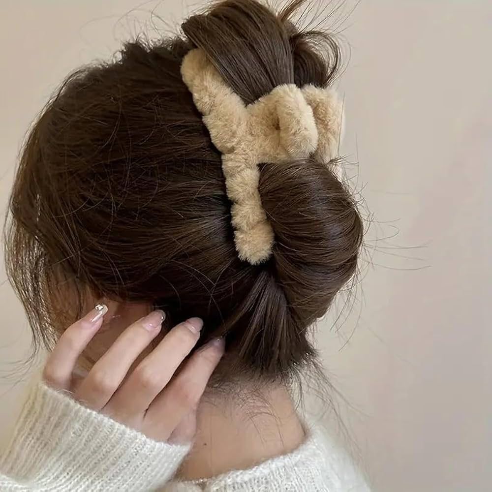 Plush Twisted - Hair Claw