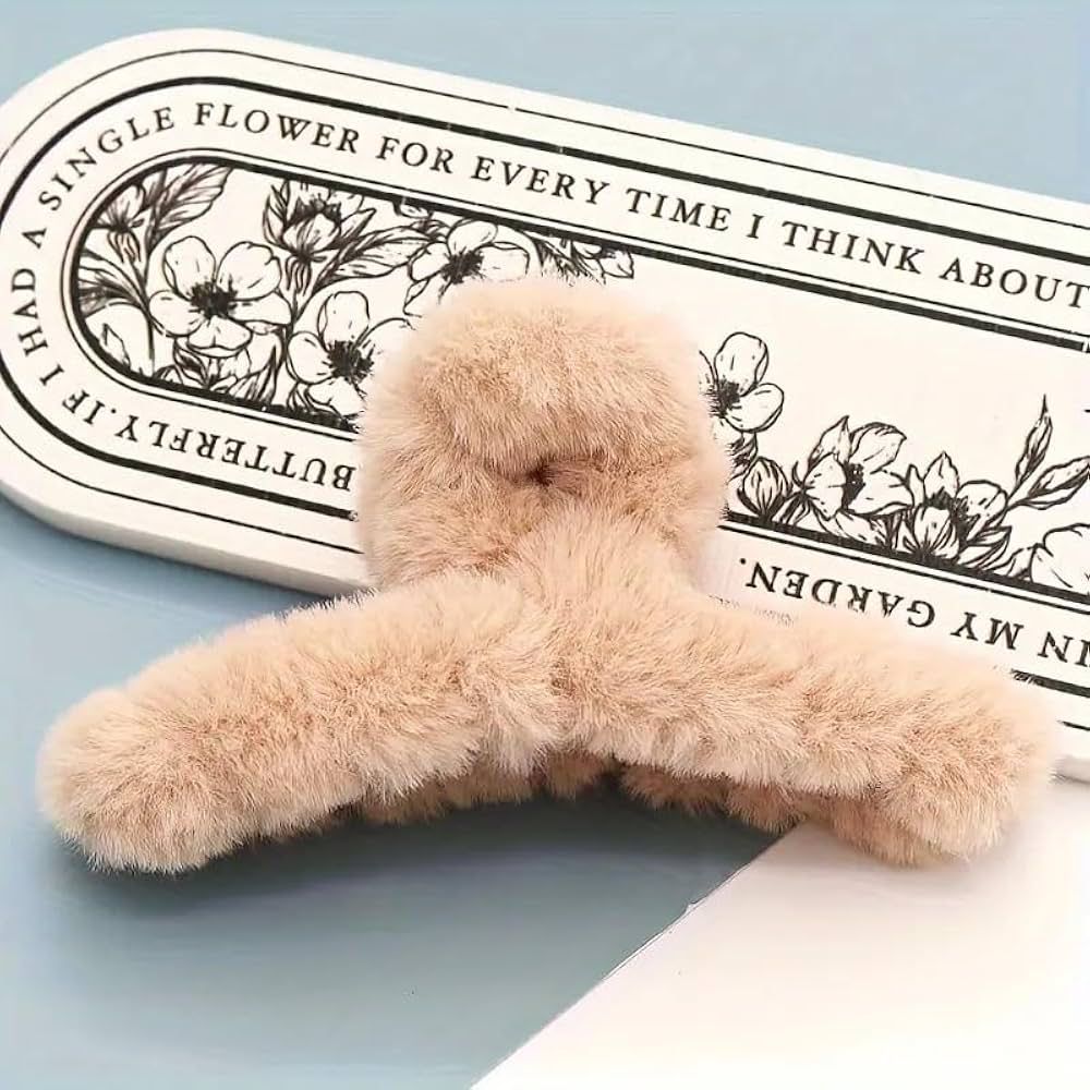 Plush Twisted - Hair Claw