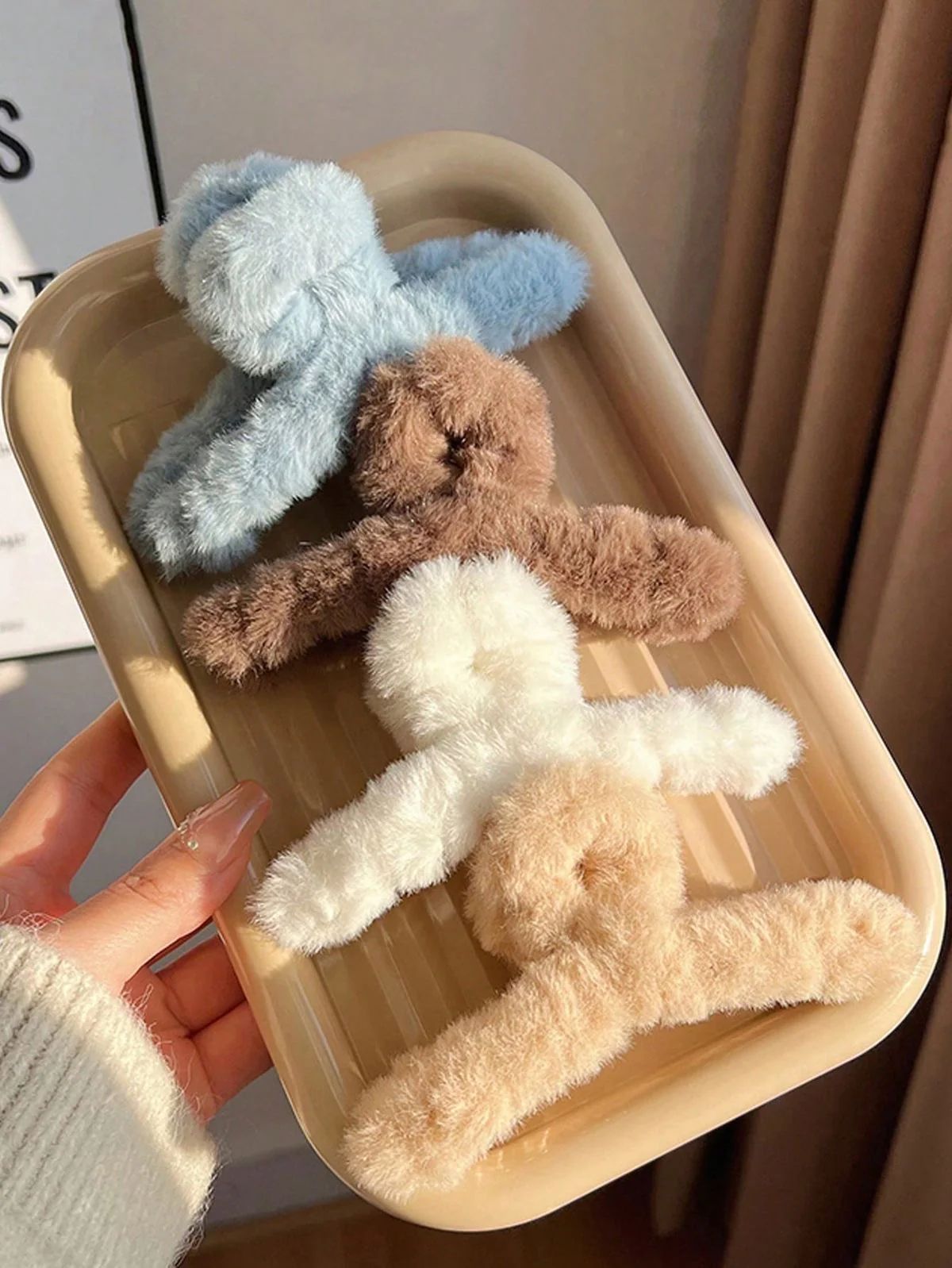 Plush Twisted - Hair Claw