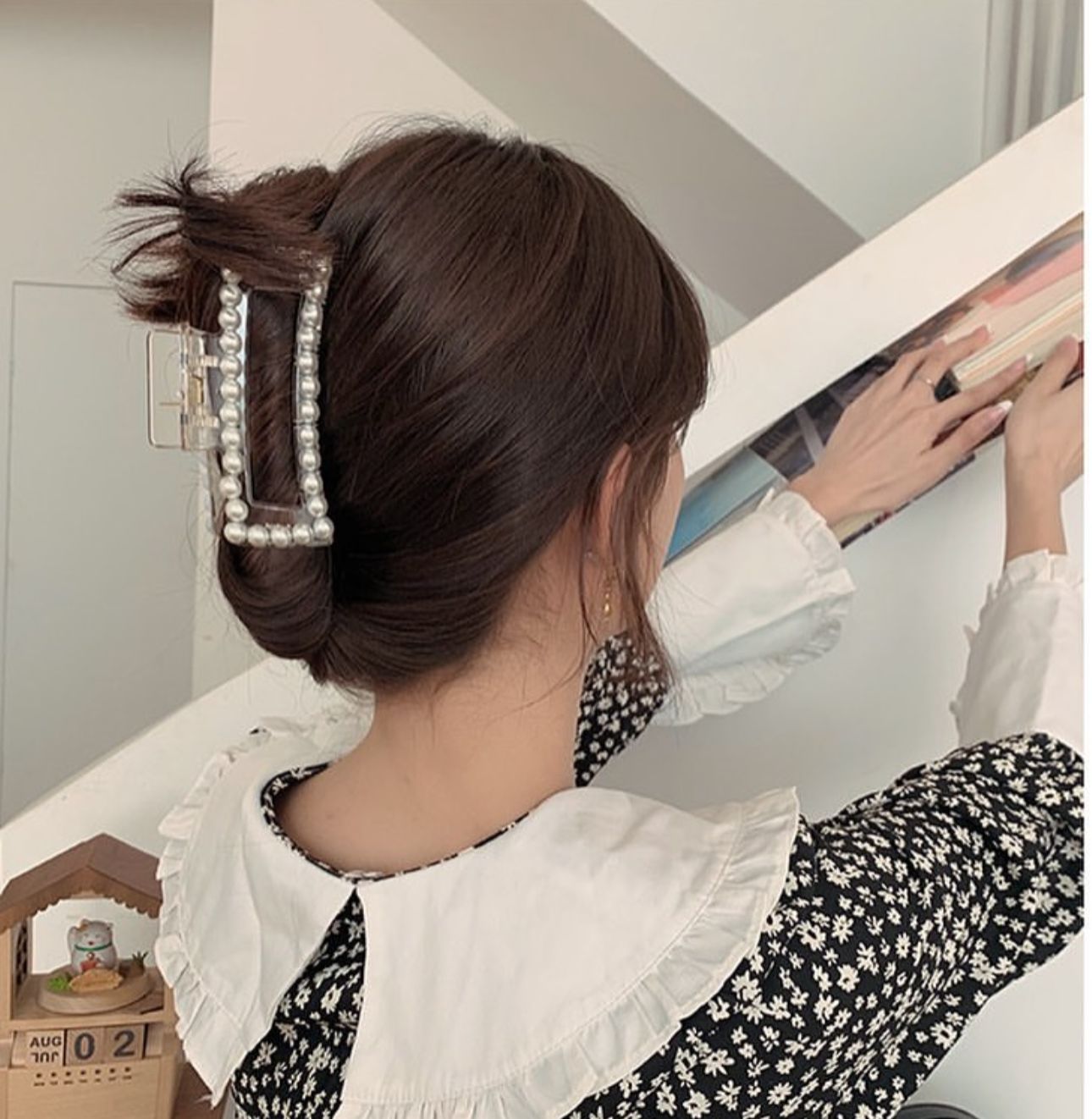 Pearl Rectangular - Hair Claw