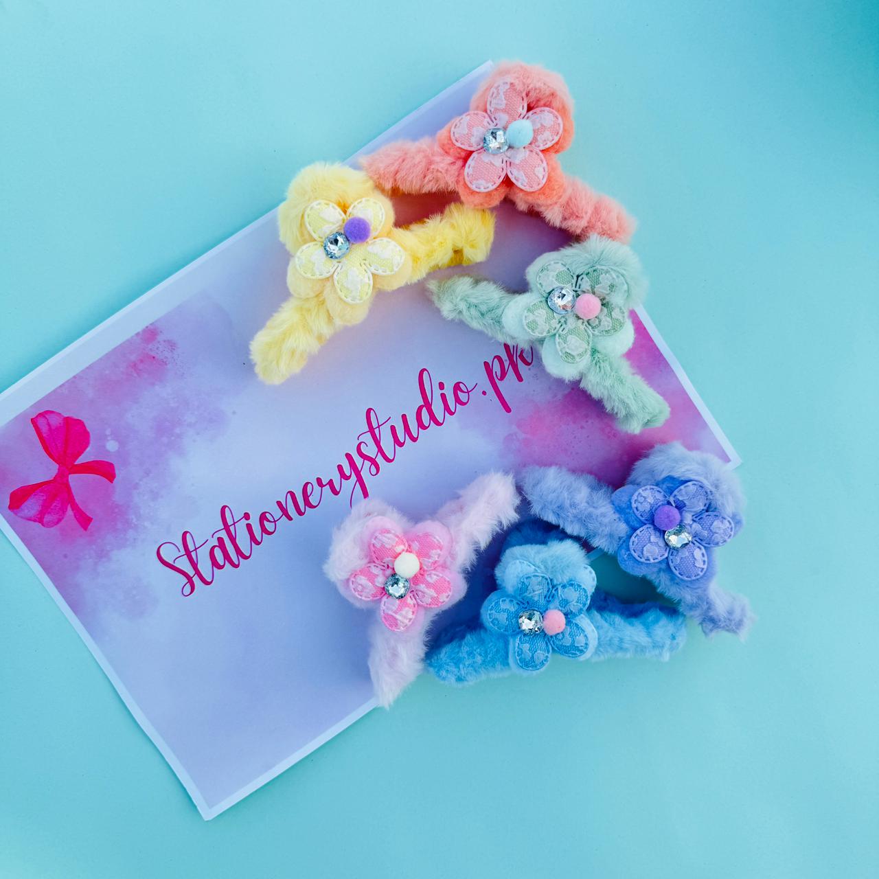 Fluffy Floral - Hair Claw